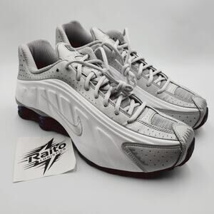 Mens Size 11 Nike Sneakers Shox R4 Metallic Silver Deep Royal Blue HQ1988-102